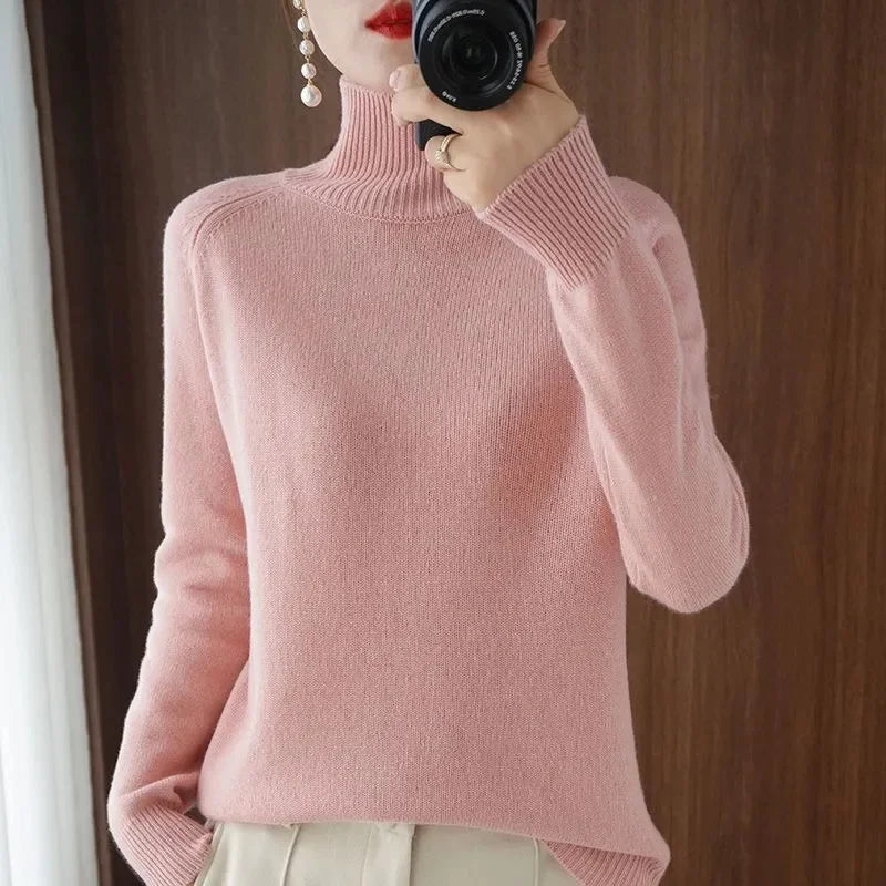 Women's Sweater. Pullover Slim Solid.